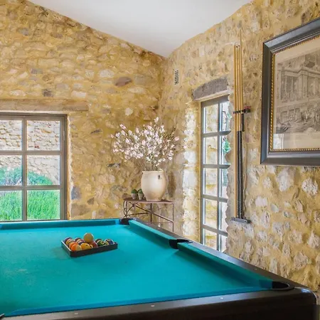 فيلة Sleeps 19 Pool Air Con Saint-Privat-des-Vieux