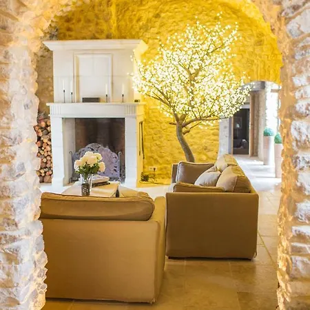 فيلة Sleeps 19 Pool Air Con Saint-Privat-des-Vieux