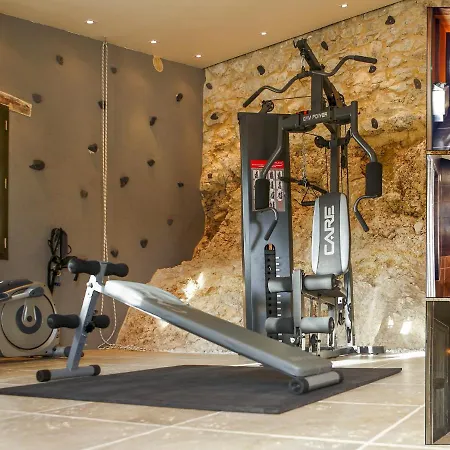 Sleeps 19 Pool Air Con *