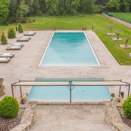 Sleeps 19 Pool Air Con