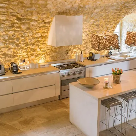 Sleeps 19 Pool Air Con * Saint-Privat-des-Vieux